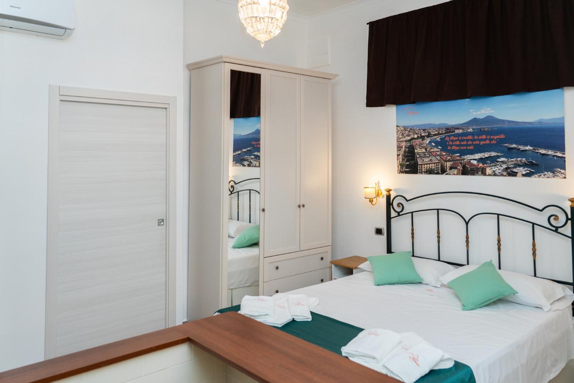 Suite Cervantes Νάπολη Εξωτερικό φωτογραφία