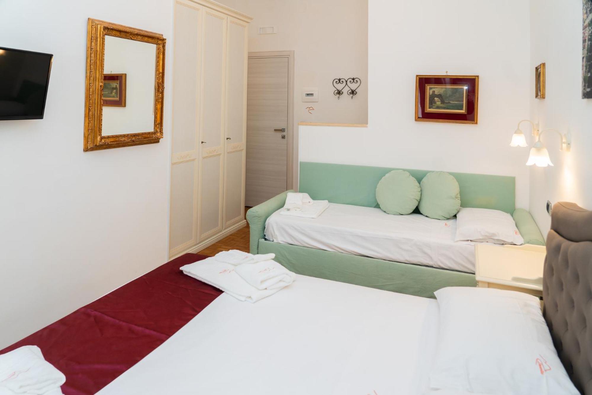 Suite Cervantes Νάπολη Εξωτερικό φωτογραφία